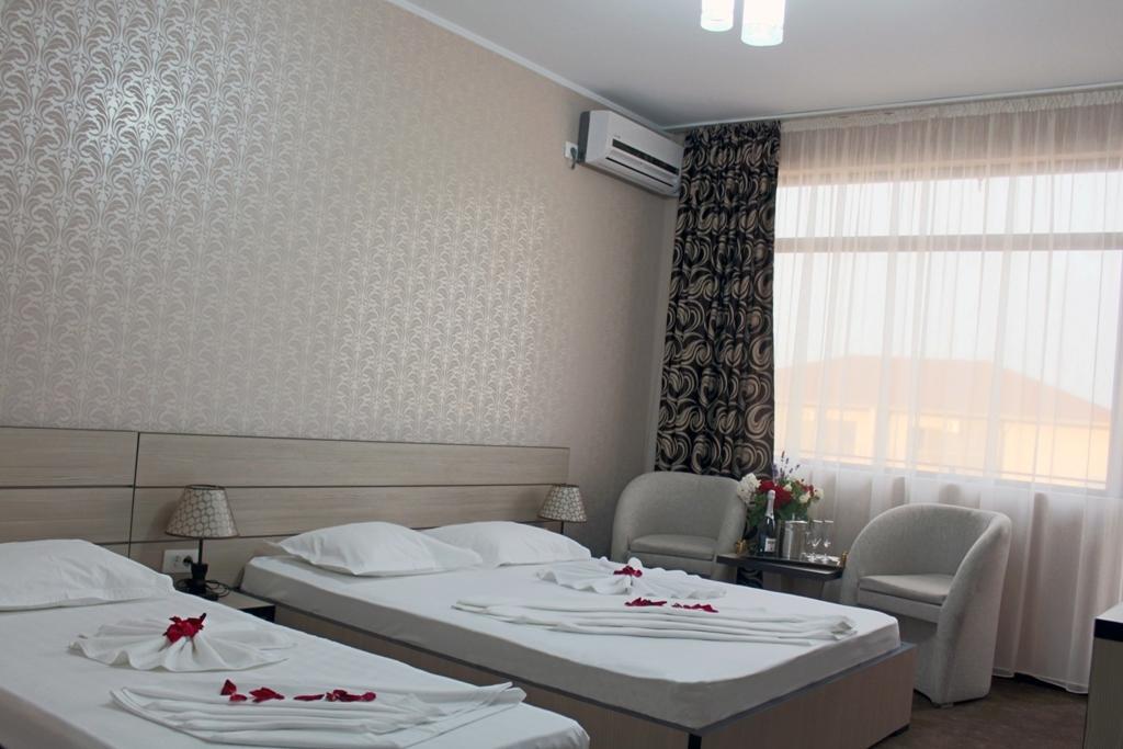 Hotel Cristal Năvodari Quarto foto